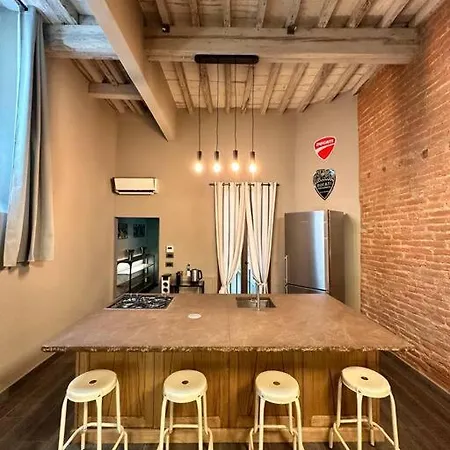 Lambe Next To Ponte Vecchio And Uffizi - Lovetheapartments Apartment