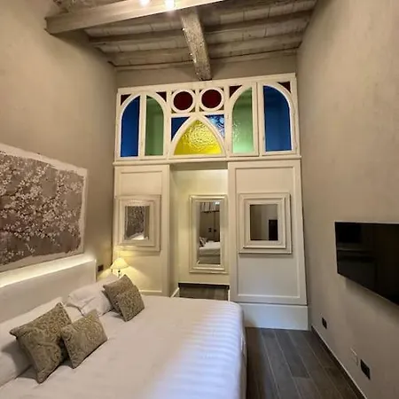 Lambe Next To Ponte Vecchio And Uffizi - Lovetheapartments Apartment Florence