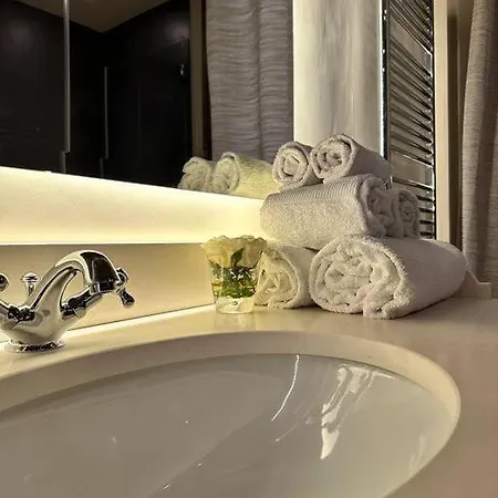 Lambe Next To Ponte Vecchio And Uffizi - Lovetheapartments Apartment Florence