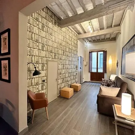 Lambe Next To Ponte Vecchio And Uffizi - Lovetheapartments Apartment Florence