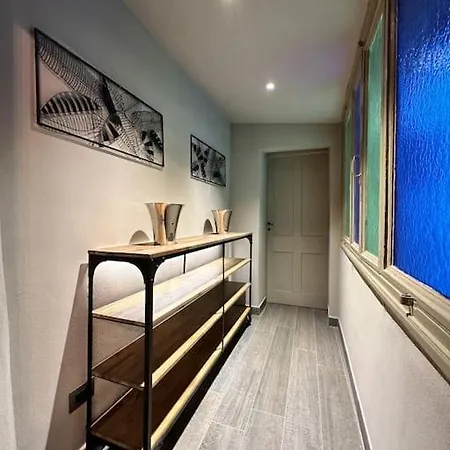 Apartment Lambe Next To Ponte Vecchio And Uffizi - Lovetheapartments *