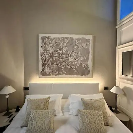 Apartment Lambe Next To Ponte Vecchio And Uffizi - Lovetheapartments *