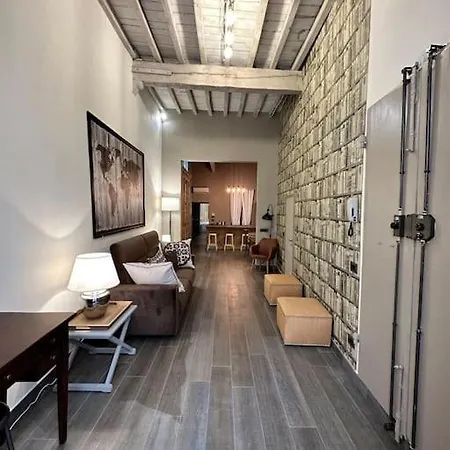 Lambe Next To Ponte Vecchio And Uffizi - Lovetheapartments Apartment Florence