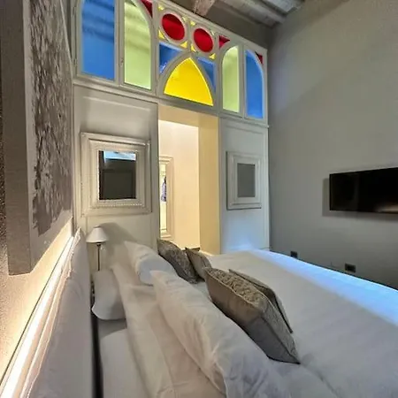Lambe Next To Ponte Vecchio And Uffizi - Lovetheapartments Apartment Florence