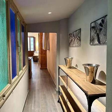 Lambe Next To Ponte Vecchio And Uffizi - Lovetheapartments *