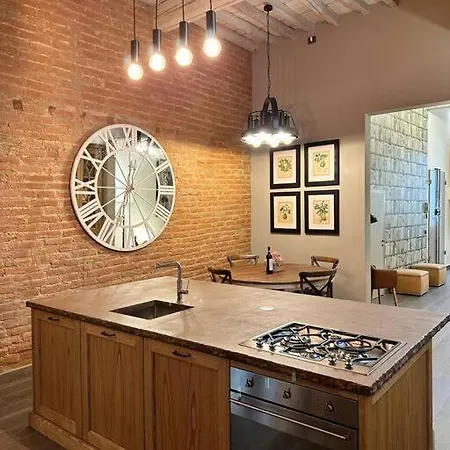 Lambe Next To Ponte Vecchio And Uffizi - Lovetheapartments *