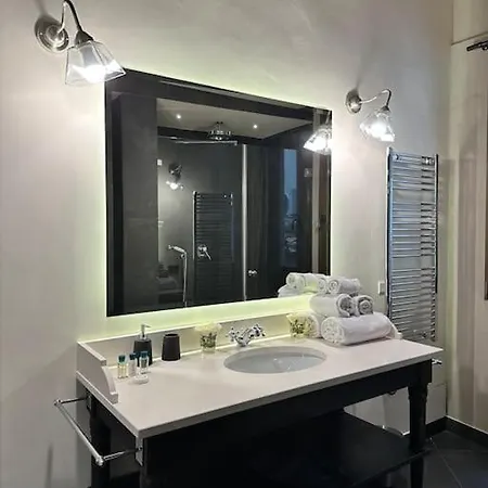 Lambe Next To Ponte Vecchio And Uffizi - Lovetheapartments Florence