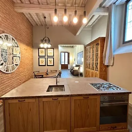 Lambe Next To Ponte Vecchio And Uffizi - Lovetheapartments Apartment